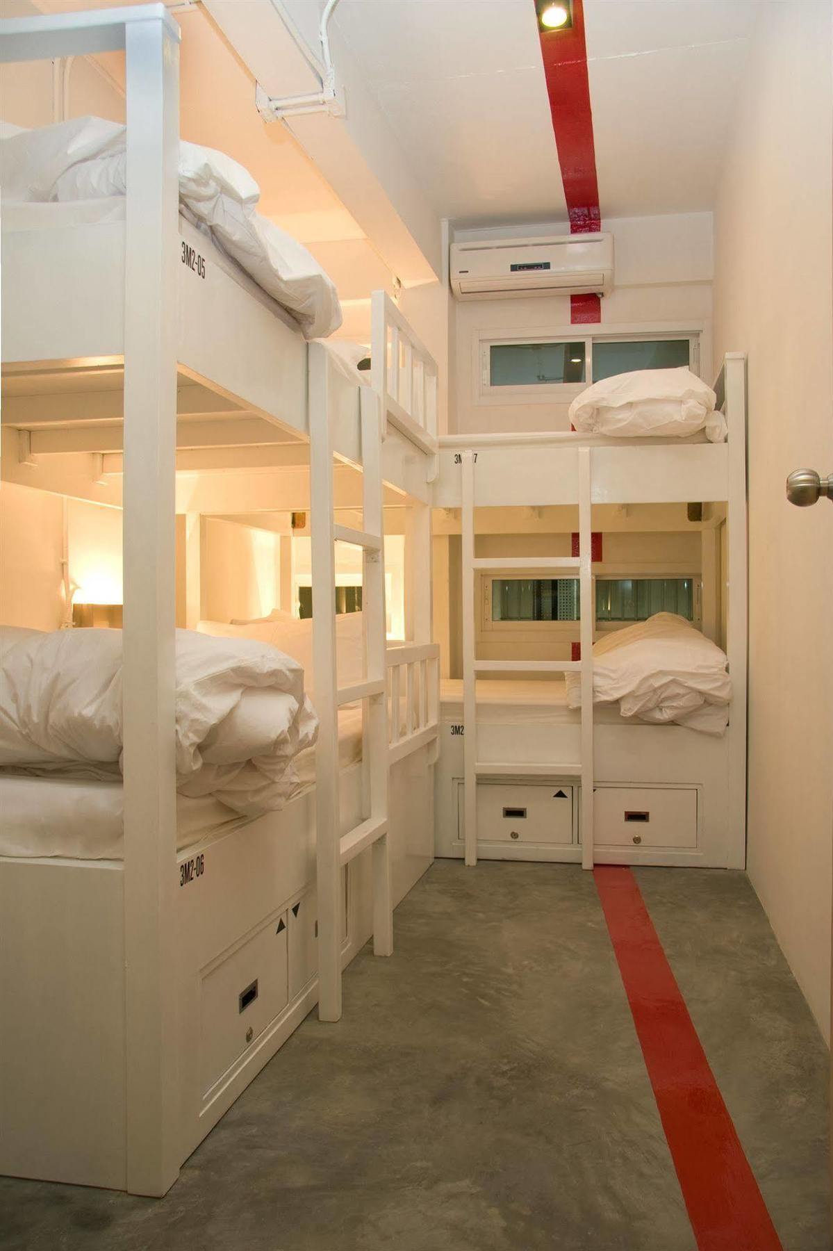 Hq Hostel Silom Bangkok Dış mekan fotoğraf