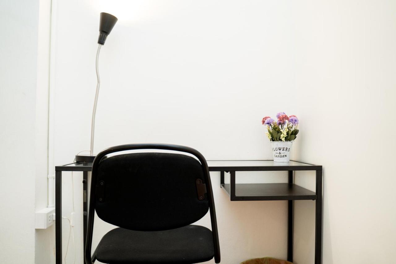 Hq Hostel Silom Bangkok Dış mekan fotoğraf